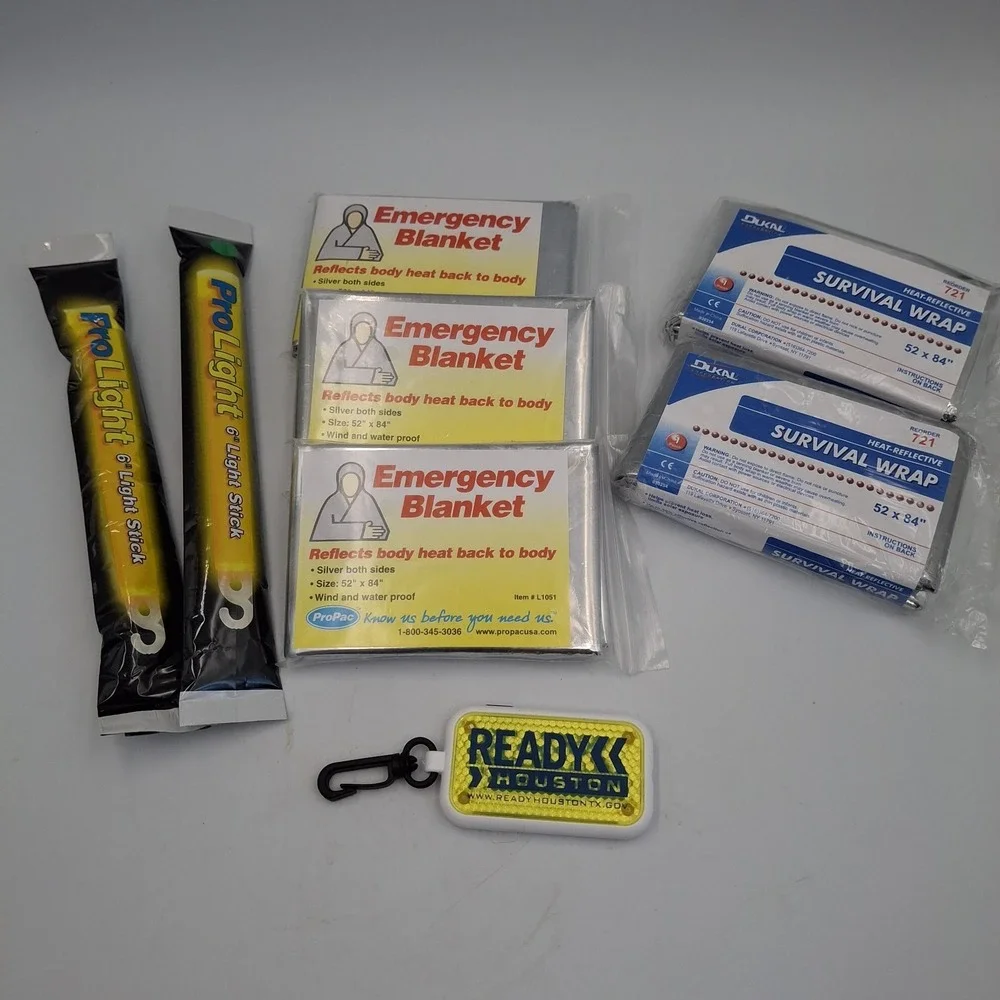 Emergency‎ Survival Lot (8pc) Mylar Blankets 52x84 Chem Light Sticks Glow Hook